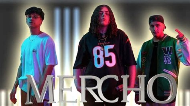 'Mercho Remix' - americano Canción