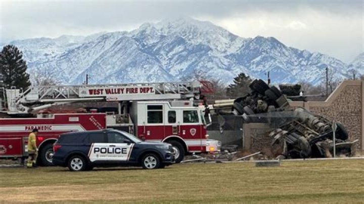1 killed, 1 injured in rollover crash on Mtn View Corridor; lanes closed due to diesel spill
