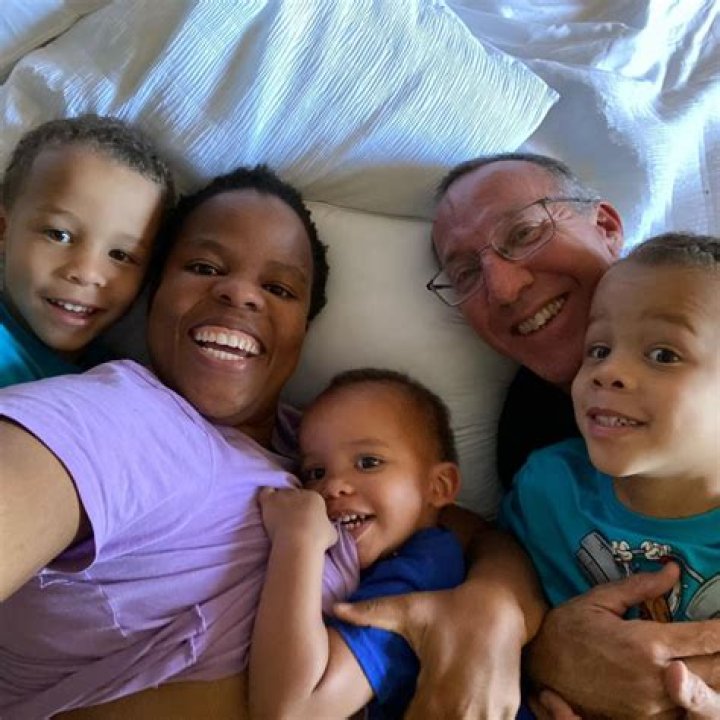 Anni Suelze Biography, Spouse, Children, Net worth.