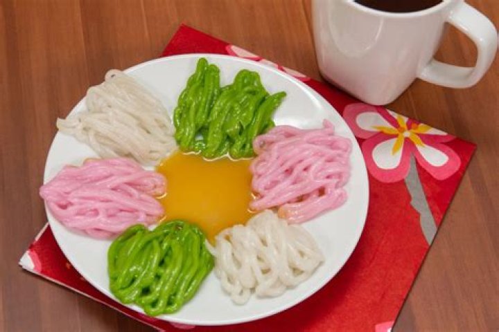 Apa Beda Putu Mayang dengan Petulo? Kue Tradisional Berbentuk Mi Gulung