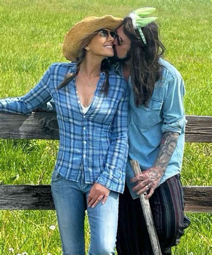 Are Firerose and Billy Ray Cyrus Dating? How did they meet?