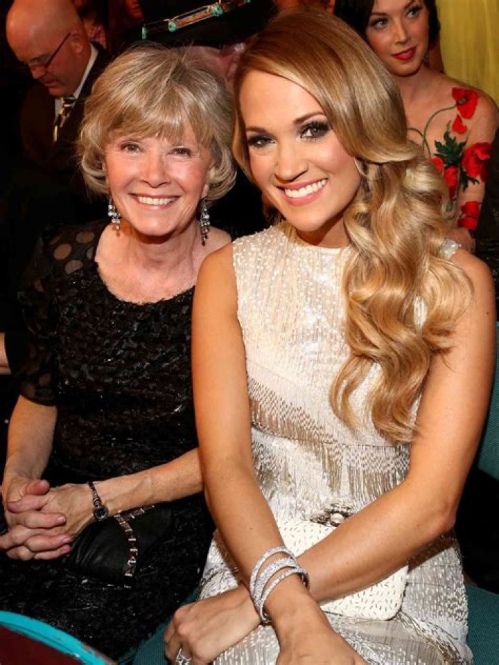 Carrie Underwood Parents: Stephen Underwood, Carole Underwood