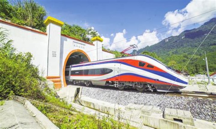 China-Laos railway holes all 75 tunnels - Xinhua
