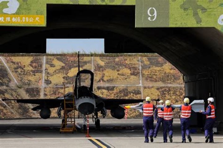 Chinese military urges U.S. to immediately drop arms sales plans to Taiwan - Xinhua