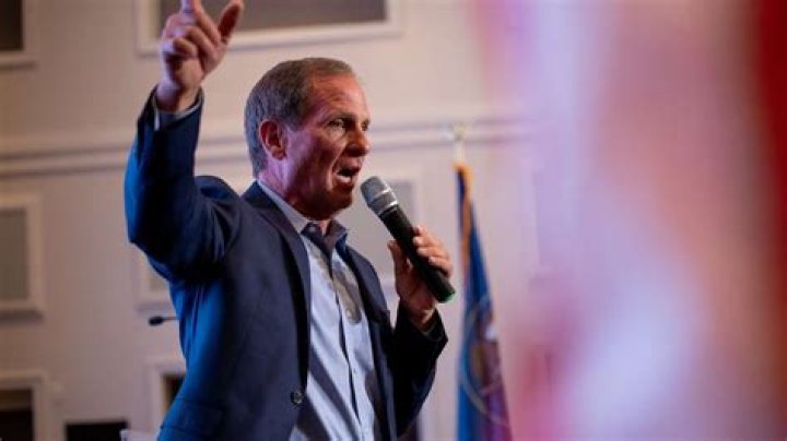 Chris Stewart, Mike Lee slam Biden administration over border policy