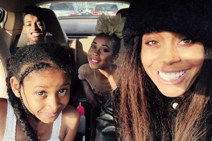 ERYKAH BADU’S DAUGHTER, PUMA , CAN SING LIKE HER MAMA!
