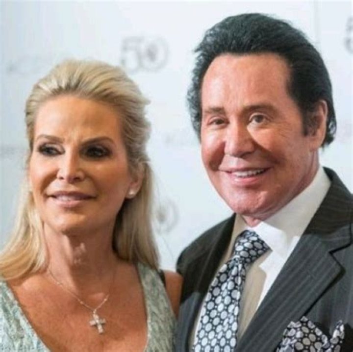 Evelyn Marie Newton: Who Was Wayne Newton’s Mother?