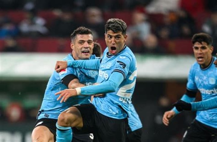 Exequiel Palacios scores in injury time for Bayer Leverkusen in 1-0 win vs. Ausburg