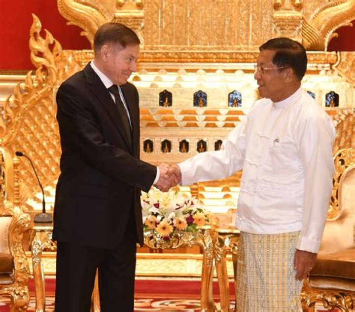 Feature: Closer ties prompt Myanmar civil servants to learn Chinese - Xinhua