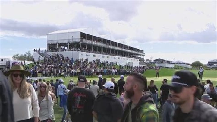 Golf game resumes after delays