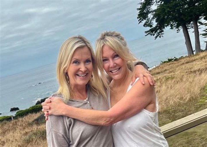 Heather Locklear - Bio, Net Worth, Height