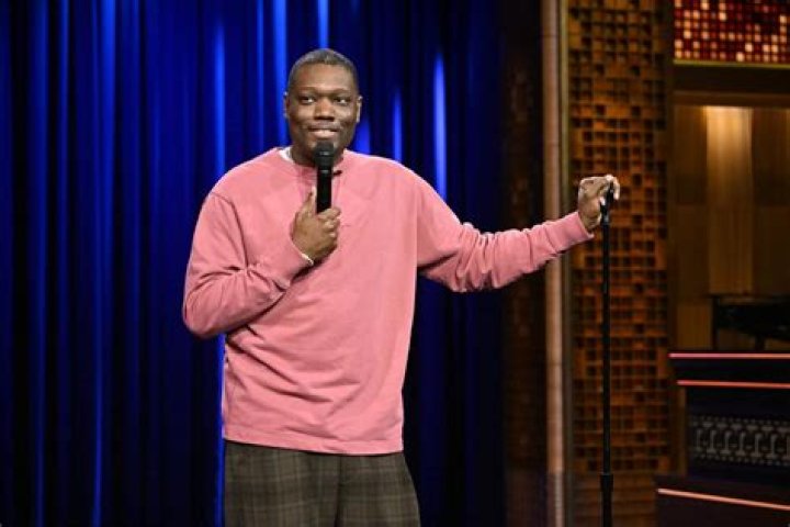 Is Michael Che Still On SNL? Leaving News After Comedy Special