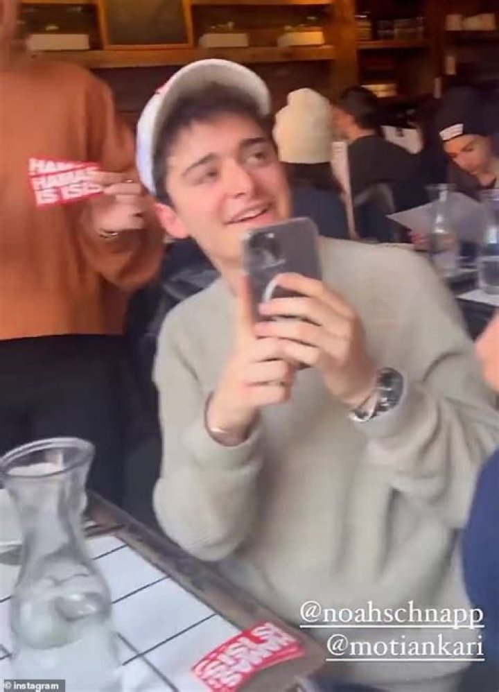 Is Noah Schnapp Zionist? Controversy After Sticker Went Viral