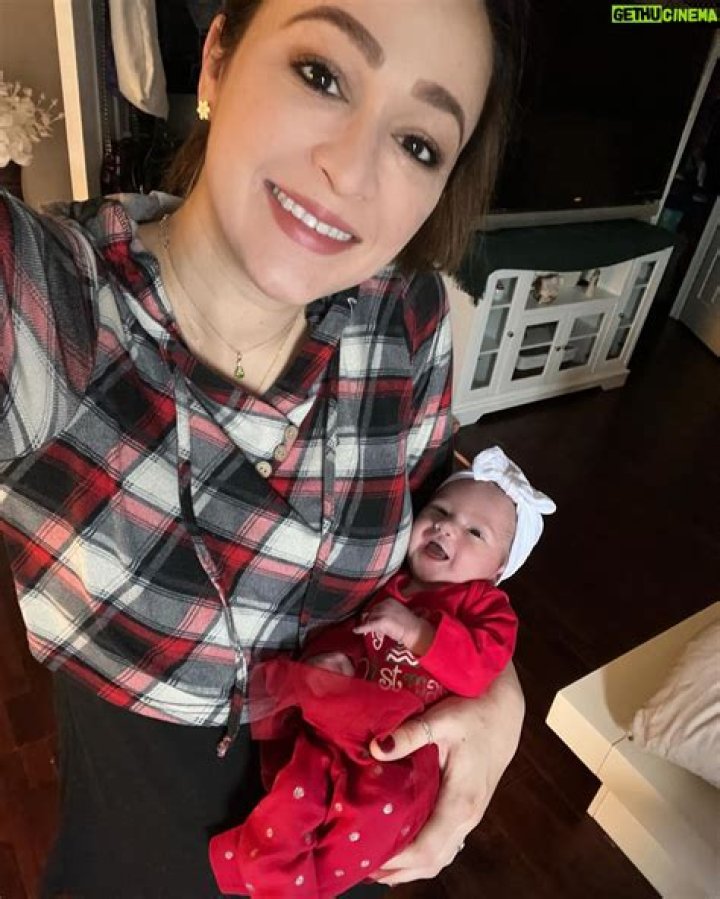 Jaclyn Glenn Age, Birthday, Net Worth, Wikipedia Bio, Family, Boyfriend