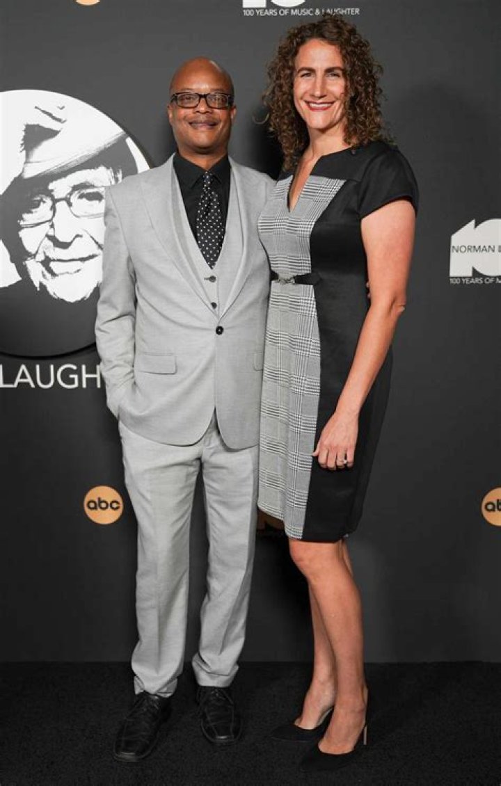 Judd Hirsch - Bio, Net Worth, Height