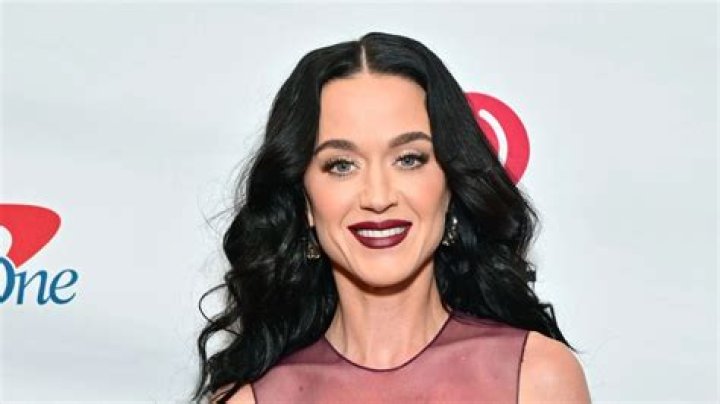 Katy Perry - Bio, Net Worth, Height