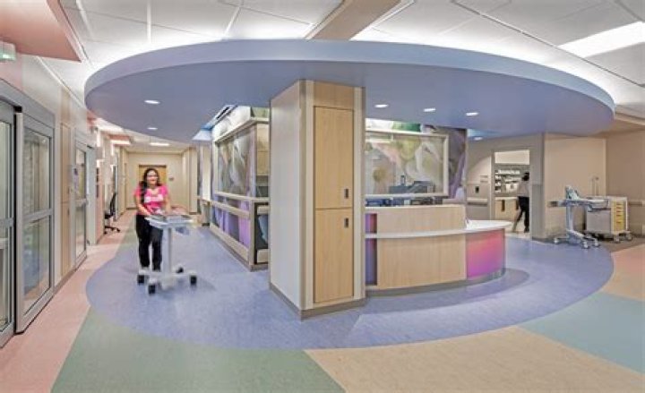 Kids at Phoenix Children's Hospital get a visit from the Cardinals on Halloween