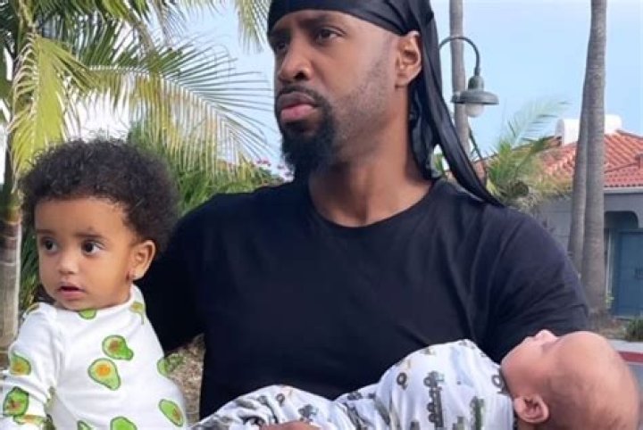 LHHATL: SAFAREE TEARS UP ABOUT POSSIBILITY OF NOT BEING ABLE TO SEE HIS KIDS