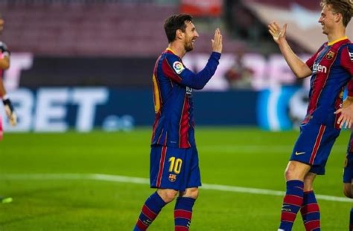 Lionel Messi scores twice in FC Barcelona 5-2 win vs. Real Betis