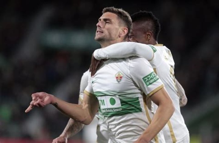 Lucas Boyé scores for Elche in 3-2 loss vs. Real Betis