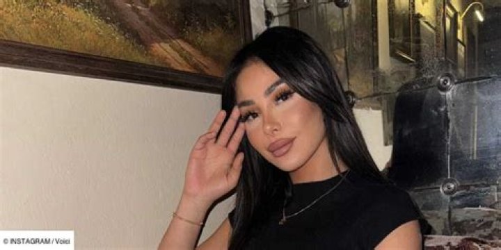 Maeva Ghennam nue ! Sa mère commet une gaffe monumentale !