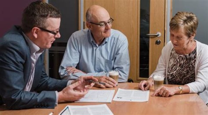 Making decisions for a person with dementia who lacks mental capacity