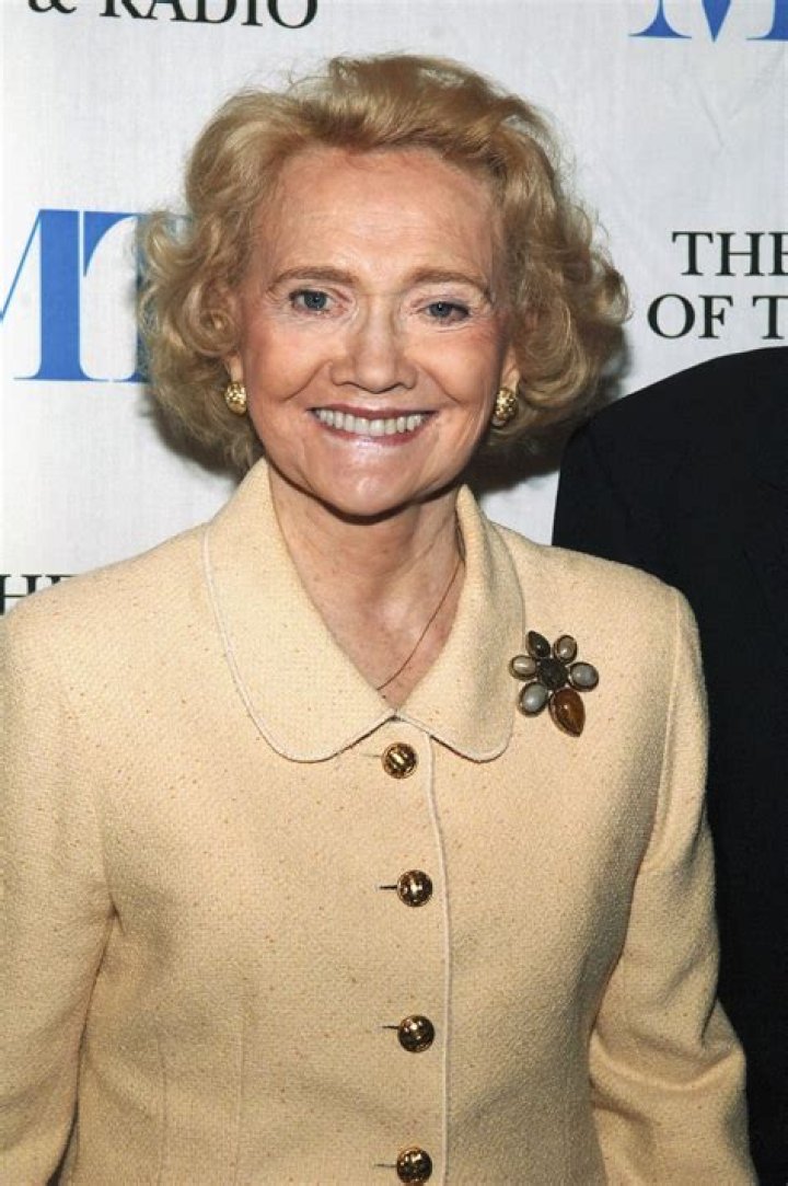 Marni Nixon - Bio, Net Worth, Height