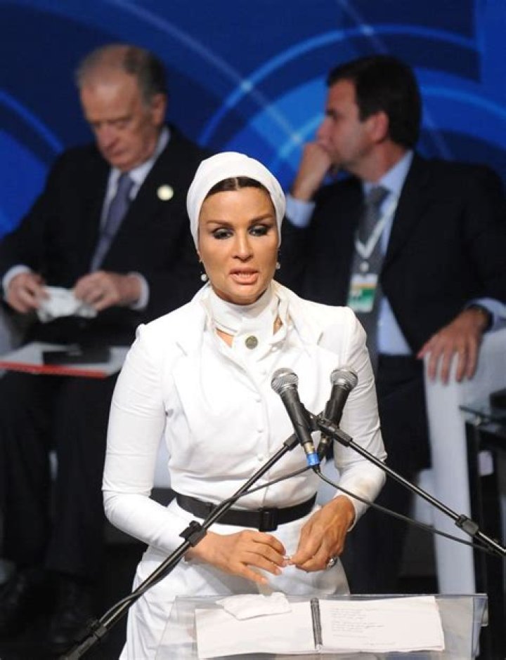 Moza bint Nasser (Qatar Foundation’s Co Founder) ~ Bio Wiki | Photos