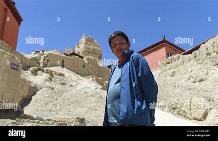 Pic story: 30-year-old maintains Guge Kingdom relics with devotion in China's Tibet - Xinhua