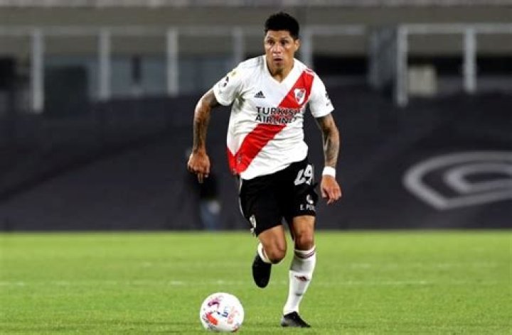 River Plate to play in Libertadores with injured outfield player as goalkeeper