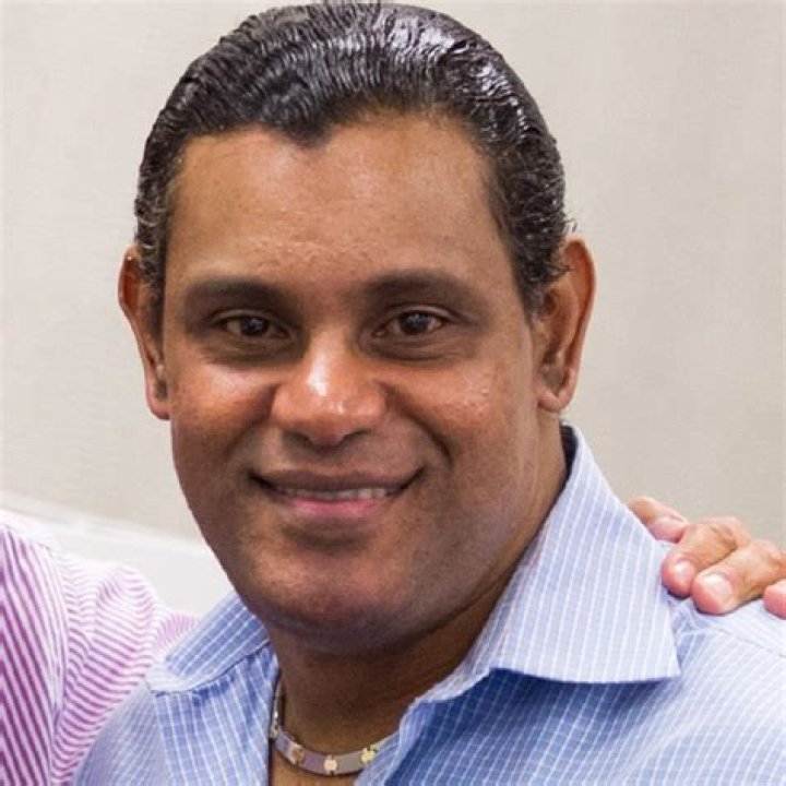 Sammy Sosa - Bio, Net Worth, Height