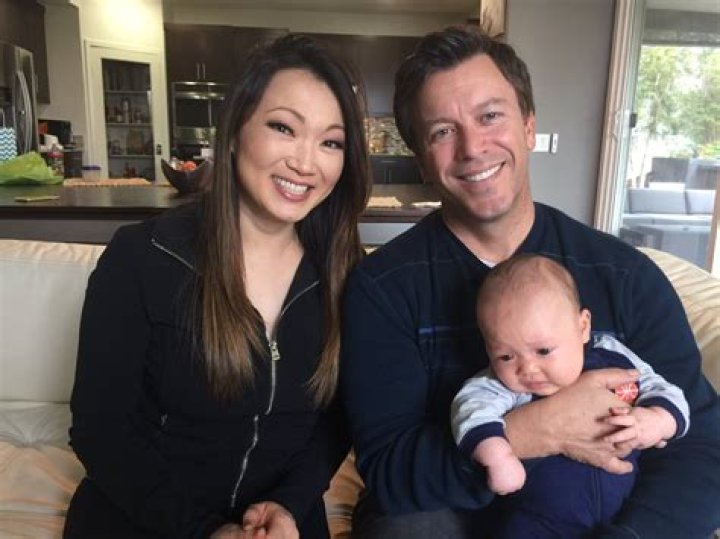 Suzie Suh Age, Wiki, Bio, KCAL 9, Husband, Baby, Married, Net worth