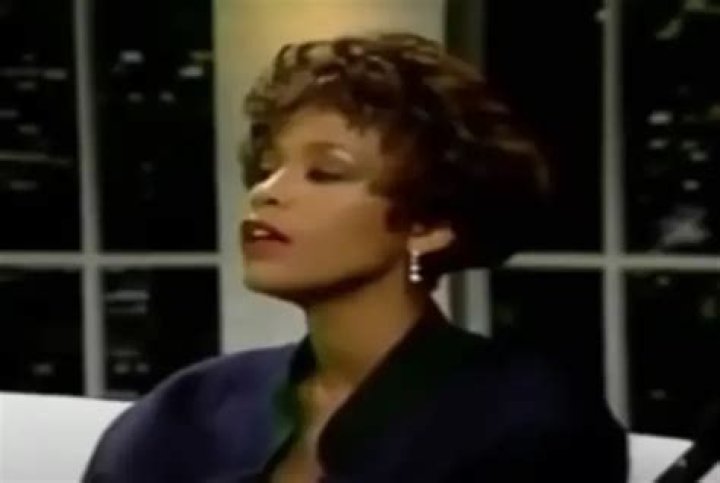 The time Whitney Houston effortlessly sang 7 notes in under 1 second - video