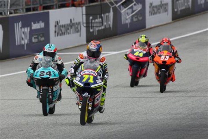 Valencia Moto3: Sasaki takes first win of the season in final round | Moto3