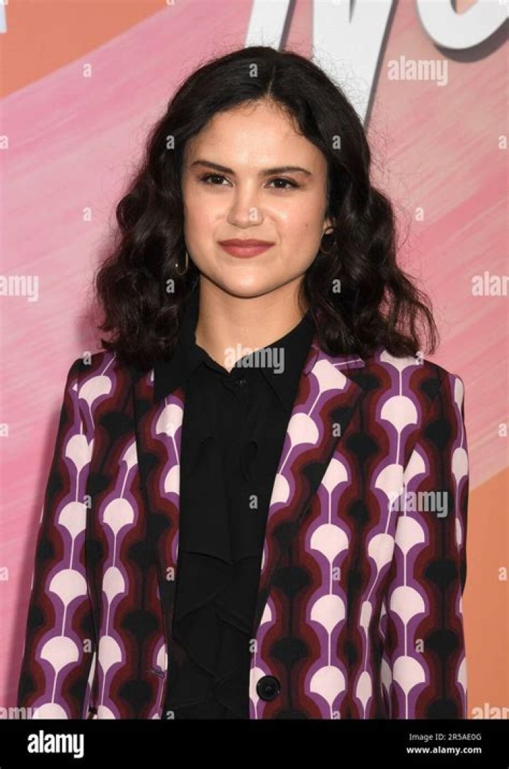 Victoria Moroles activity - FamousFix.com