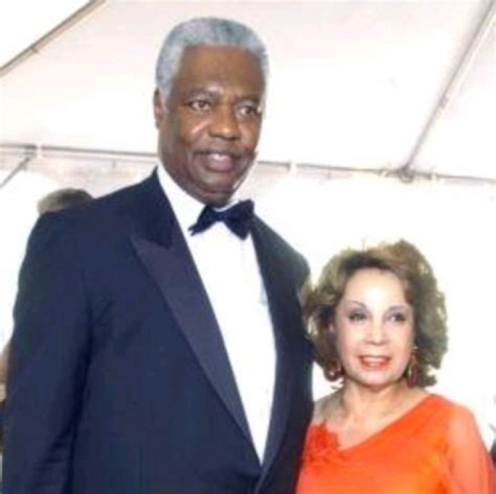 Yvonne Crittenden: Fact About Oscar Robertson's Wife